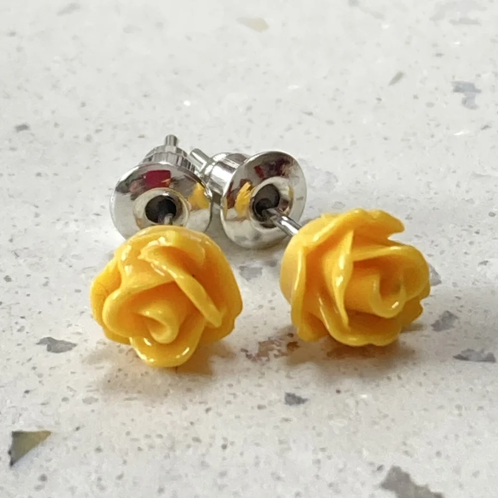 BNWT Yellow Rose Stud Earrings - Sunny and Floral - Picture 1 of 9